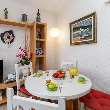 Les Oranetes By Interhome * Llança